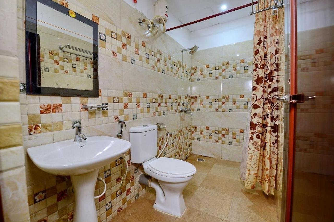 Hotel Rajdhani Bhubaneswar Buitenkant foto