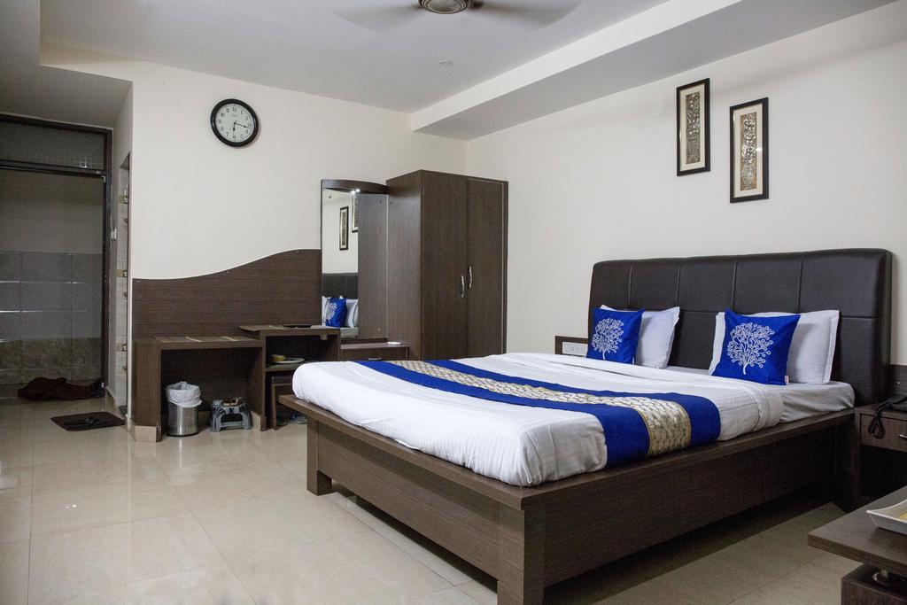 Hotel Rajdhani Bhubaneswar Buitenkant foto