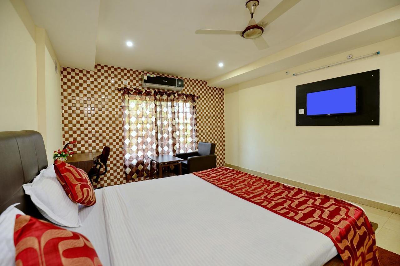 Hotel Rajdhani Bhubaneswar Buitenkant foto
